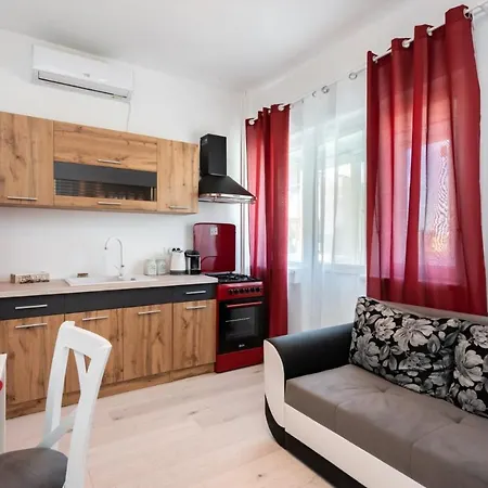 Spacious And Cozy Apartment In Central Bucharest Exterior photo