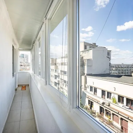 Spacious And Cozy Apartment In Central Bucharest Exterior photo