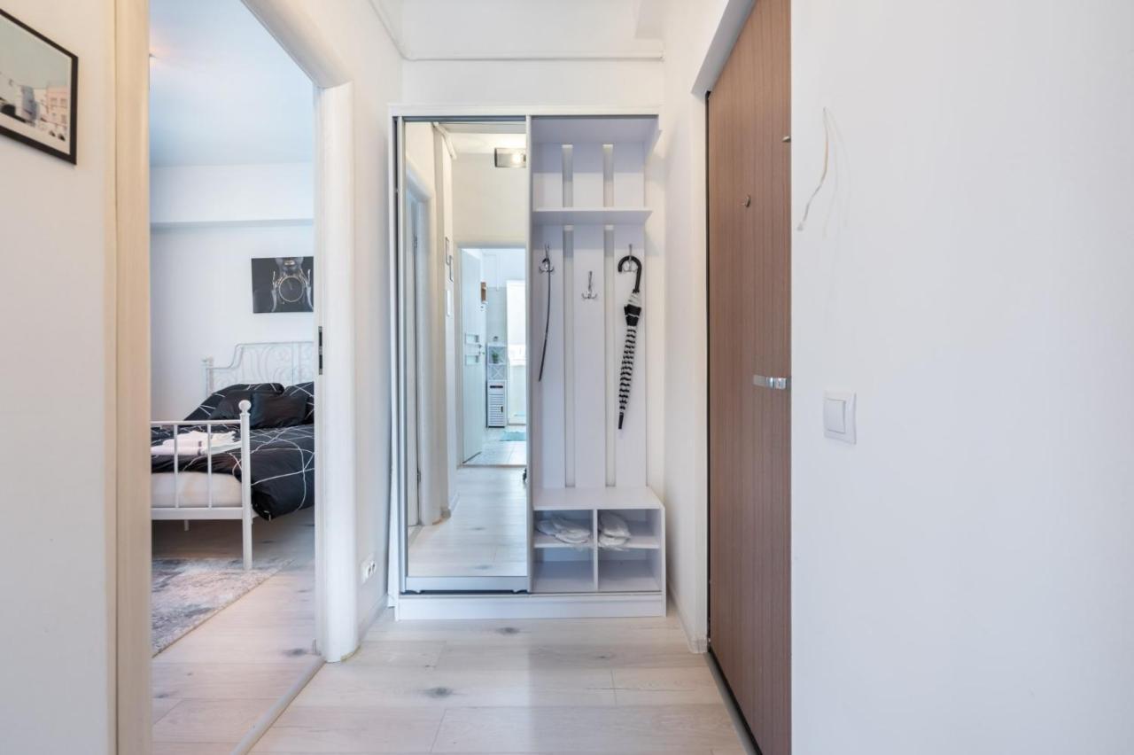 Spacious And Cozy In * Bucureşti